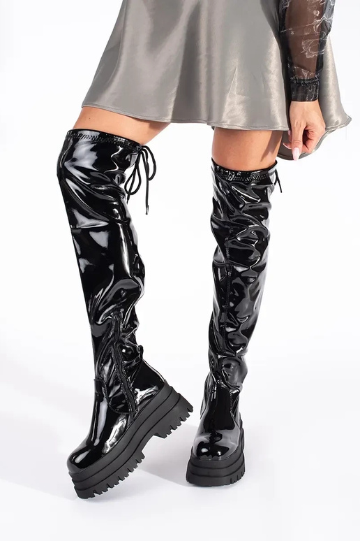 juodos spalvos lakuotas... juodos spalvos lakuotas...