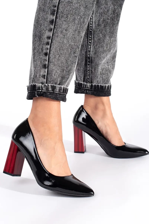 Elegantiško stiliaus lakuotas juodos...