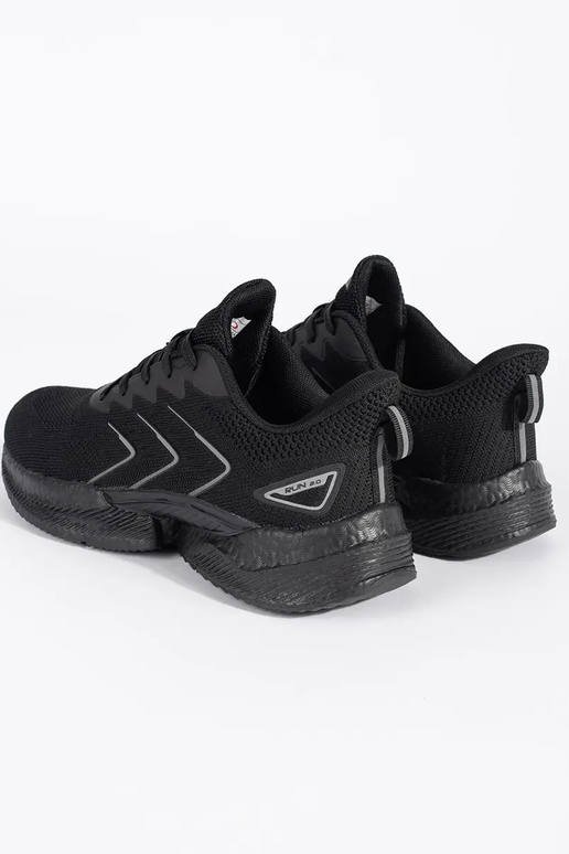 Juodos spalvos sportiniai batai...
