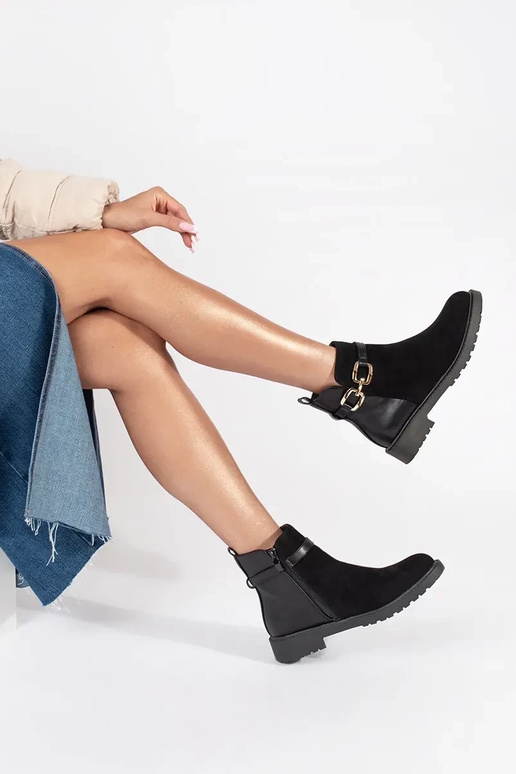 Juodos spalvos moteriški batai su... Juodos spalvos moteriški batai su...