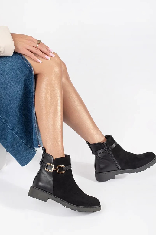 Juodos spalvos moteriški batai su... Juodos spalvos moteriški batai su...