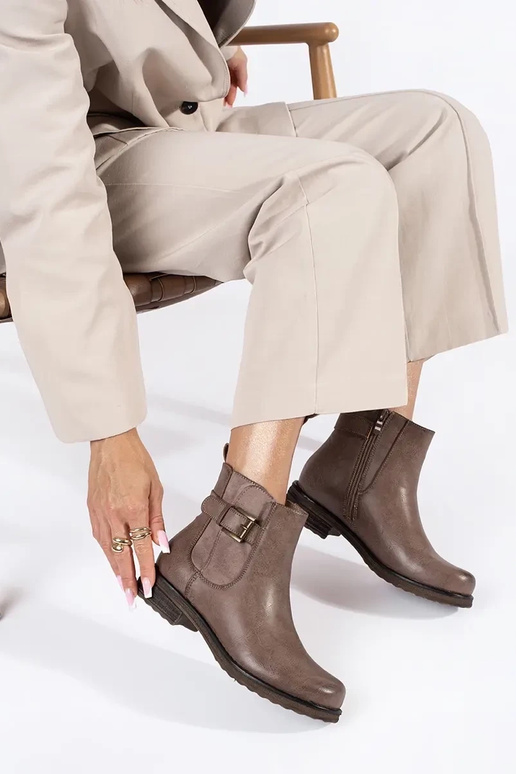 rudos spalvos moteriški batai ant... rudos spalvos moteriški batai ant...