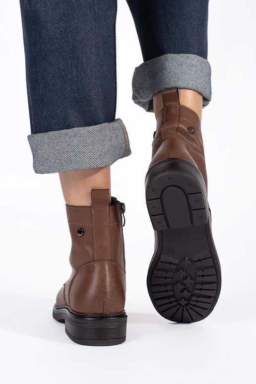 Rudos spalvos suvarstomi moteriški...