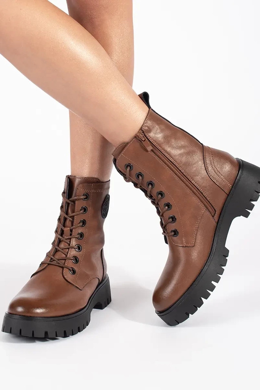 Rudos spalvos suvarstomi odiniai...