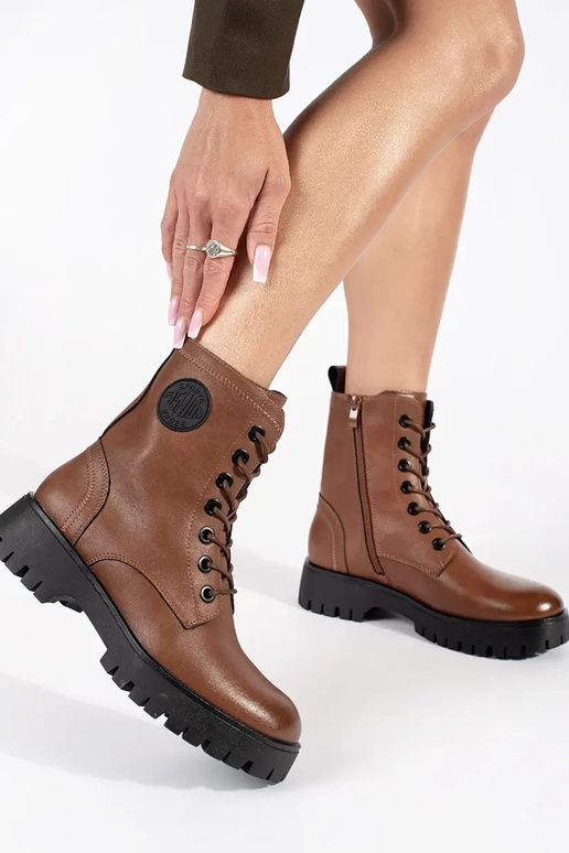 Rudos spalvos suvarstomi odiniai...