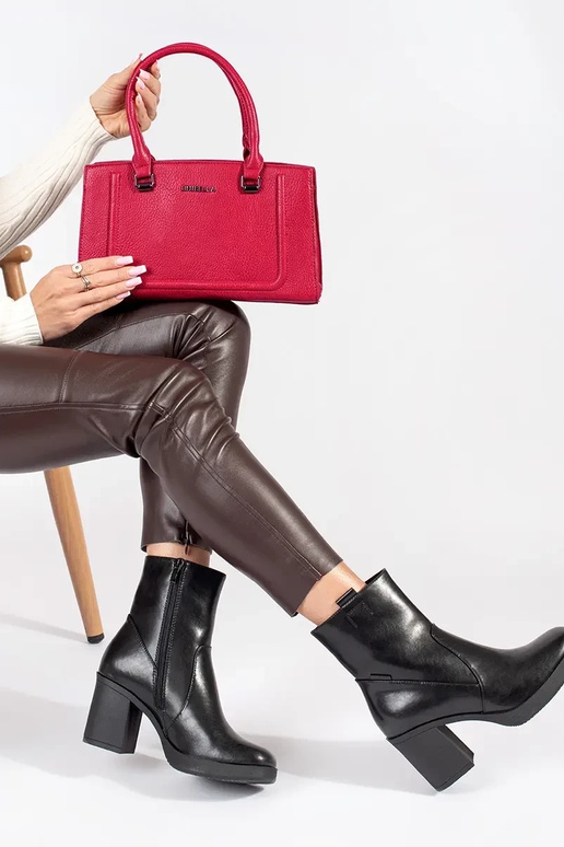 Juodos spalvos odiniai  batai su... Juodos spalvos odiniai  batai su...