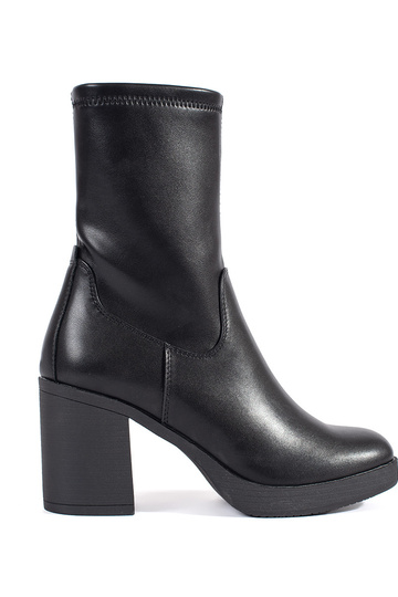 juodos spalvos moteriški...