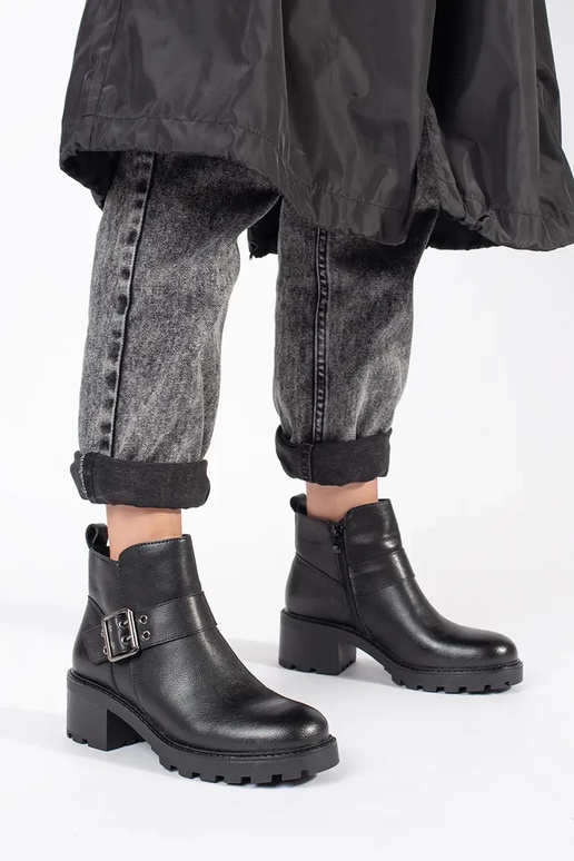 Juodos spalvos odiniai moteriški... Juodos spalvos odiniai moteriški...