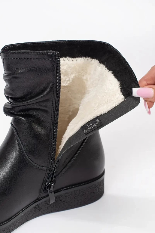 Juodos spalvos odiniai moteriški... Juodos spalvos odiniai moteriški...