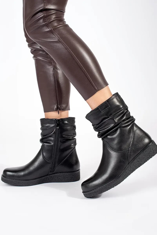 Juodos spalvos odiniai moteriški... Juodos spalvos odiniai moteriški...