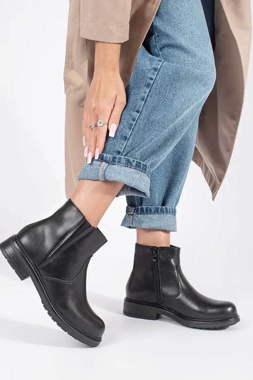 Juodos spalvos odiniai batai Chelsea...