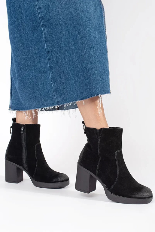 Juodos spalvos odiniai moteriški... Juodos spalvos odiniai moteriški...