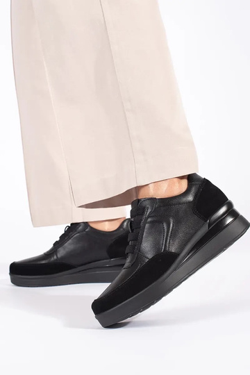 juodos spalvos oda... 2