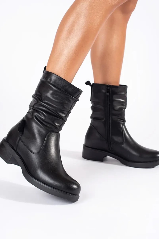 Juodos spalvos odiniai moteriški... Juodos spalvos odiniai moteriški...