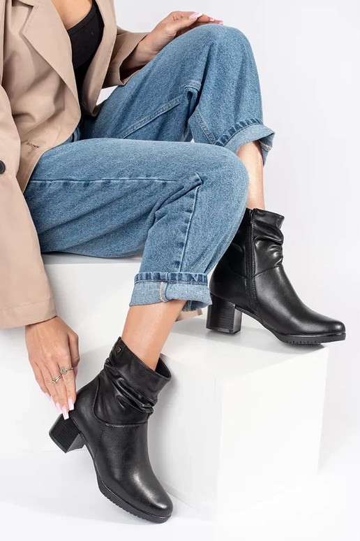 juodos spalvos odiniai moteriški... juodos spalvos odiniai moteriški...