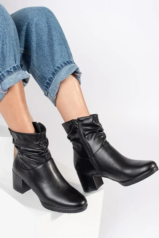 juodos spalvos odiniai moteriški... juodos spalvos odiniai moteriški...