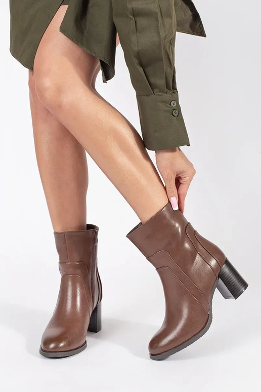 Rudos spalvos odiniai moteriški batai... Rudos spalvos odiniai moteriški batai...