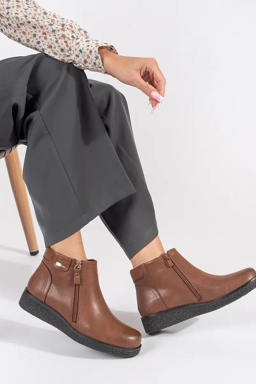 Rudos spalvos odiniai patogūs batai... Rudos spalvos odiniai patogūs batai...