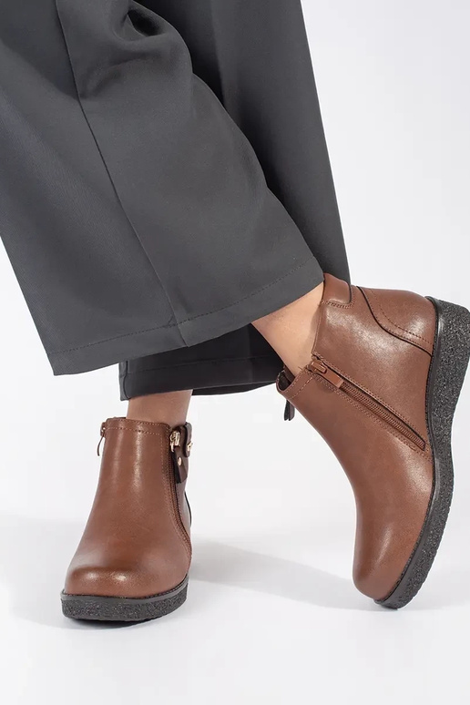 Rudos spalvos odiniai patogūs batai... Rudos spalvos odiniai patogūs batai...