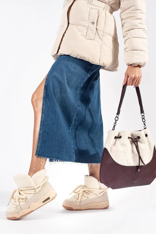 Smėlio spalvos moteriški sniego batai... Smėlio spalvos moteriški sniego batai...