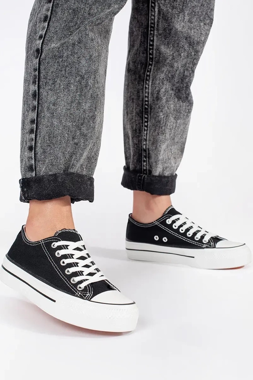 Juodos spalvos klasikiniai moteriški... Juodos spalvos klasikiniai moteriški...