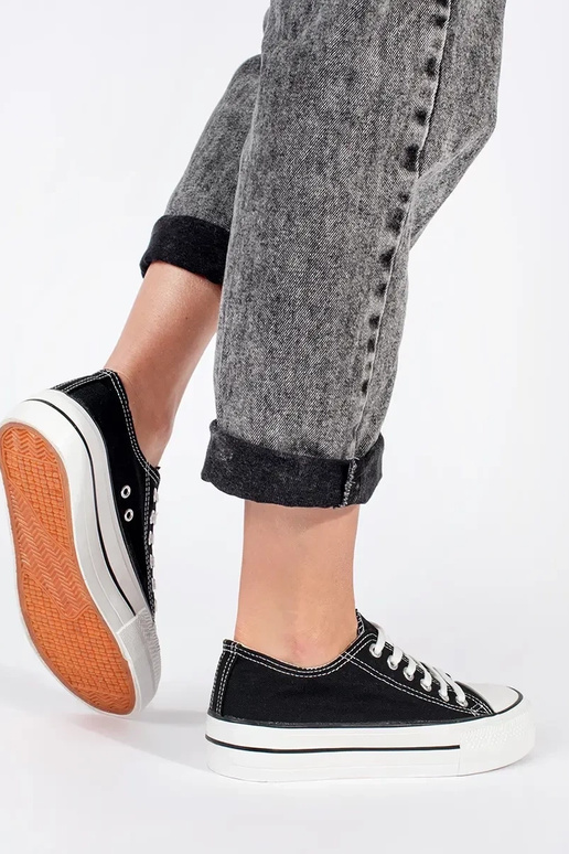 Juodos spalvos klasikiniai moteriški... Juodos spalvos klasikiniai moteriški...