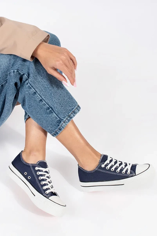 tamsiai mėlynos spalvos klasikiniai...