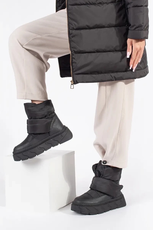 Juodos spalvos moteriški sniego batai...