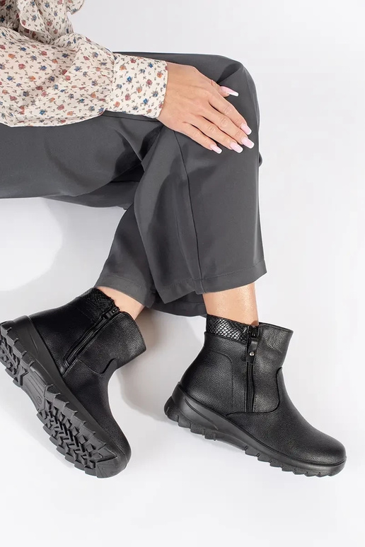 Juodos spalvos patogūs moteriški batai