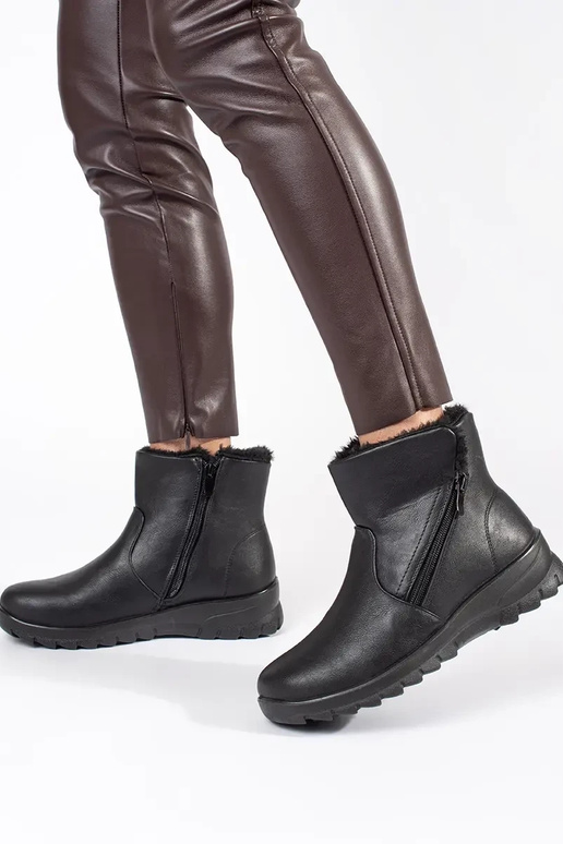 Juodos spalvos patogūs moteriški batai Juodos spalvos patogūs moteriški batai