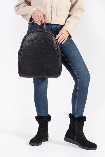 Juodos spalvos kuprinė 2