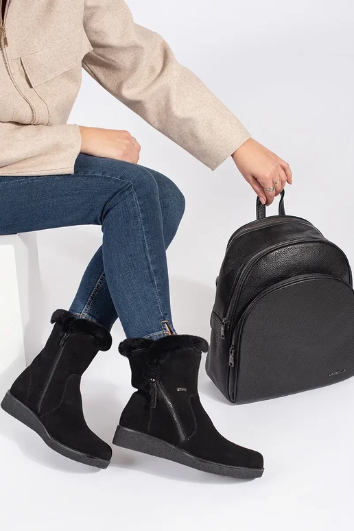 Juodos spalvos kuprinė