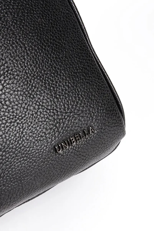 Juodos spalvos kuprinė