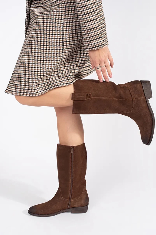 Rudos spalvos odiniai ilgaauliai... Rudos spalvos odiniai ilgaauliai...