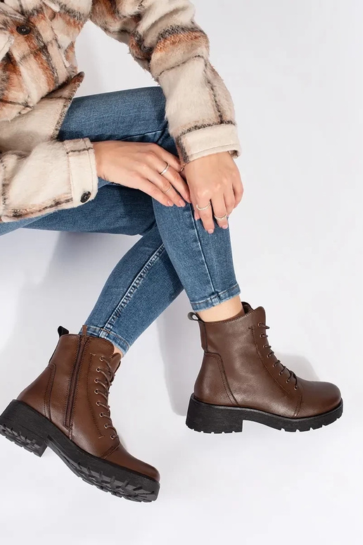 Odiniai rudos spalvos batai ant storo...