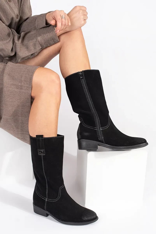 Juodos spalvos kaubojiški odiniai... Juodos spalvos kaubojiški odiniai...