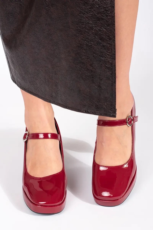 Raudonos spalvos lakuoti moteriški...