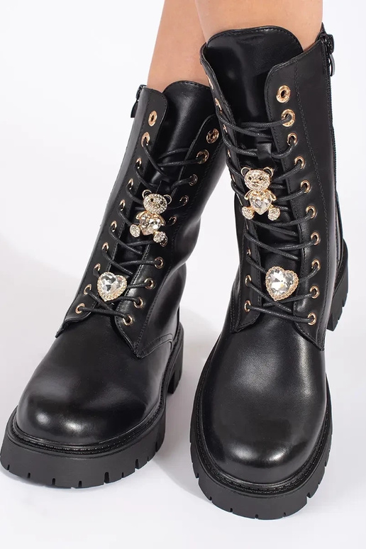 Juodos spalvos suvarstomi  batai su... Juodos spalvos suvarstomi  batai su...