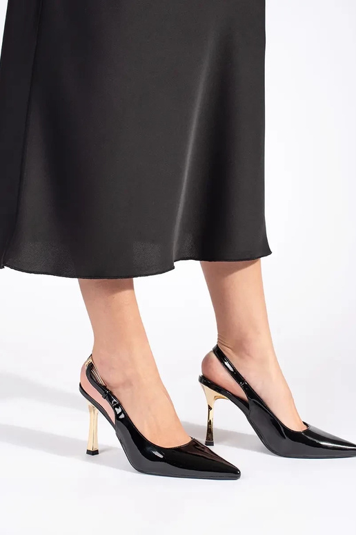 Su lako efektu juodos spalvos...