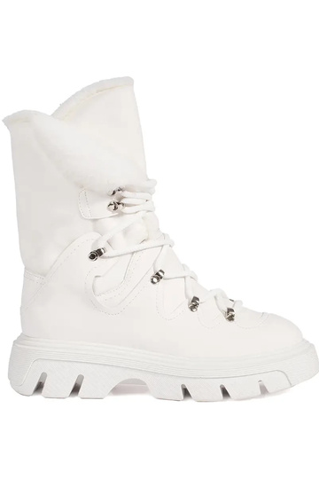 Baltos spalvos sniego...