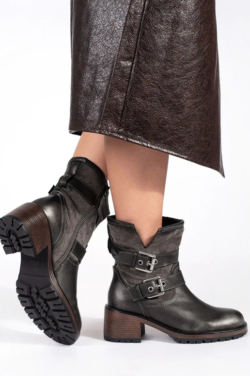 Tamsiai rudos spalvos moteriški batai... Tamsiai rudos spalvos moteriški batai...