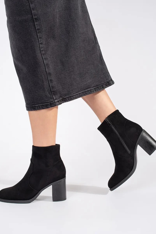 Juodos spalvos zomšiniai klasikiniai...