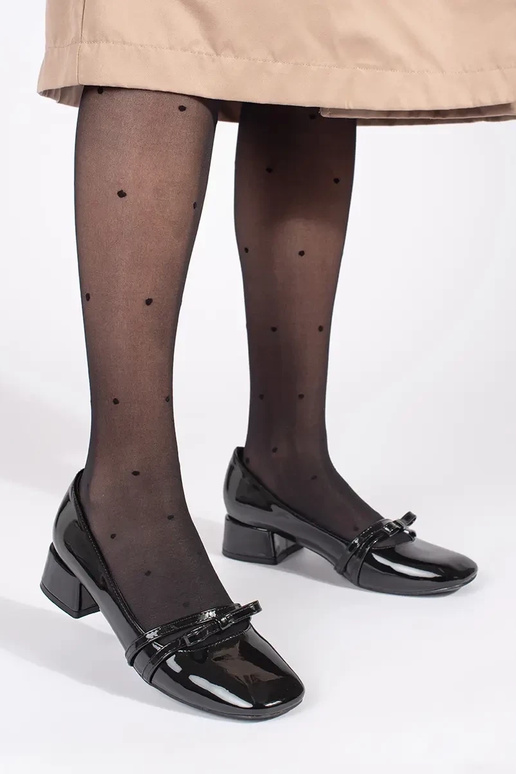 Juodos spalvos lakuoti bateliai su...