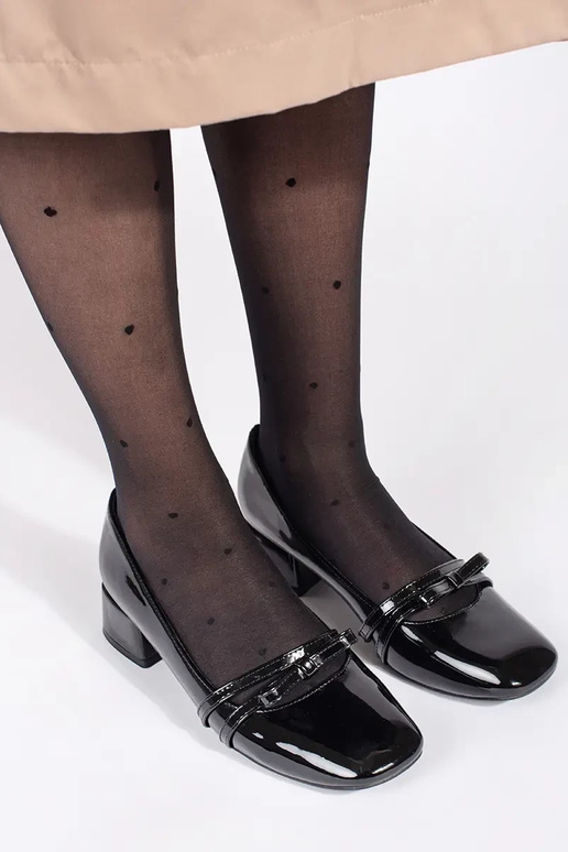 Juodos spalvos lakuoti bateliai su...