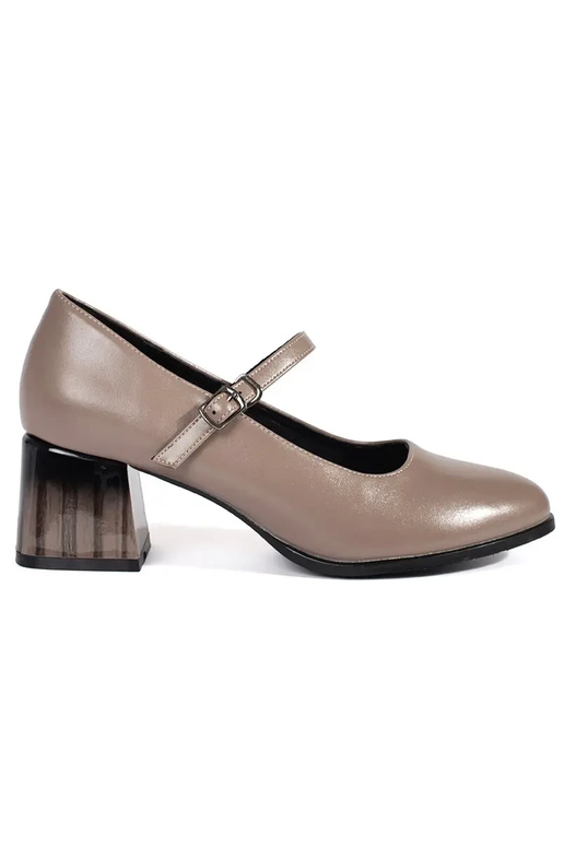 Aukštakulniai bateliai ant kulno...