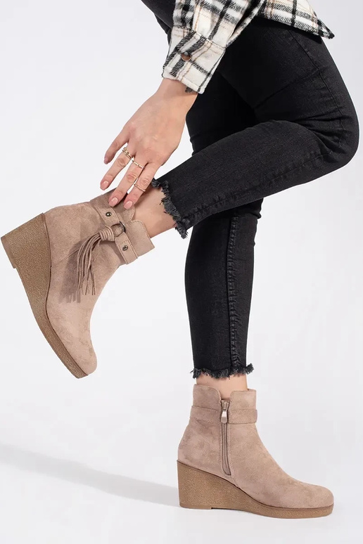 Zomšiniai smėlio spalvos moteriški...