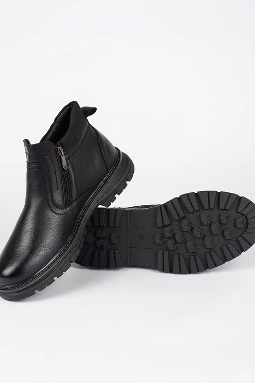 Juodos spalvos žieminiai batai...