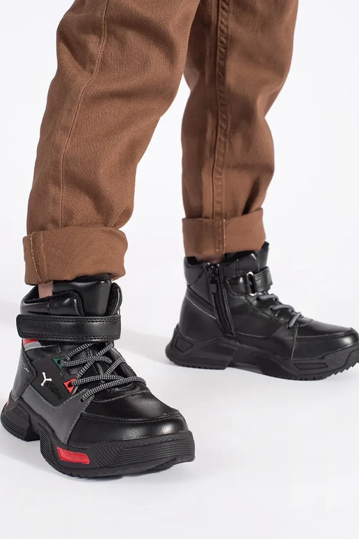 Juodos spalvos neperšlampantys  batai...