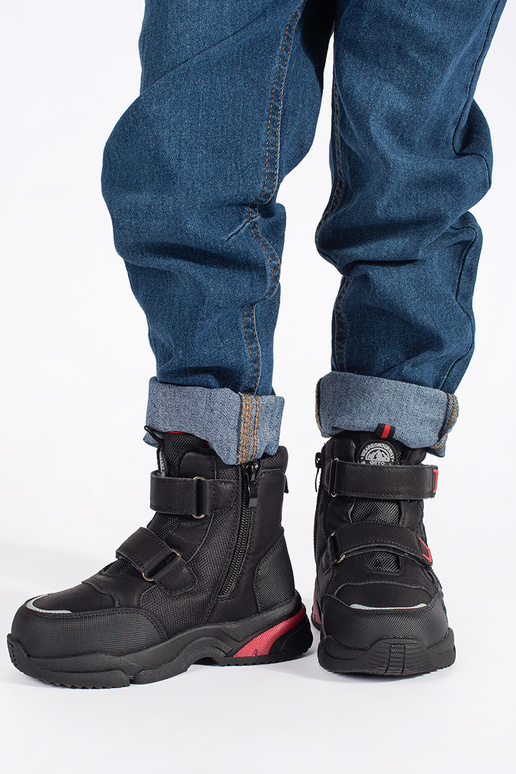 Juodos spalvos neperšlampantys  batai...