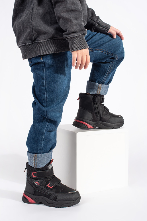 Juodos spalvos neperšlampantys  batai...